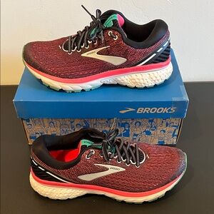 Brooks Ghost 11 Pink and Black Shoes 8.5